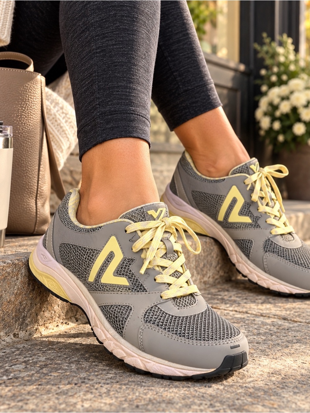 Vionic Drift Satima Women’s 9.5 Gray Yellow Orthotic Walking Sneakers Shoes
